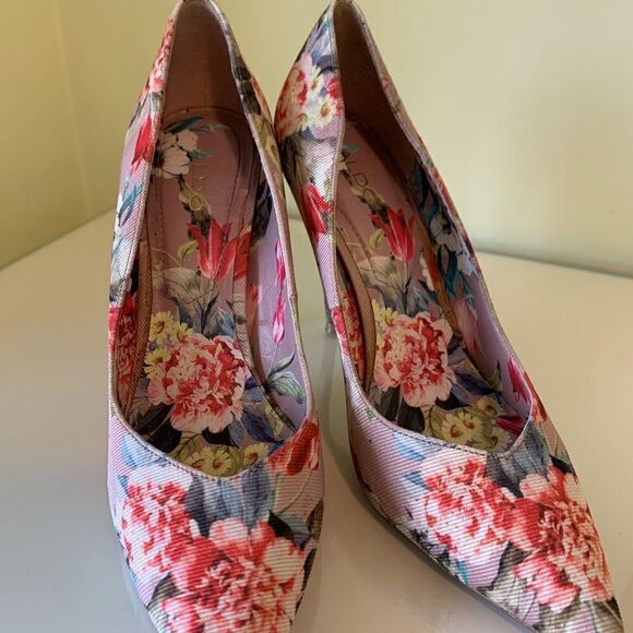 Aldo pump, spike heel, sz 6, floral twill fabric, EUC, feminine, unusual,colour - Picture 2 of 15